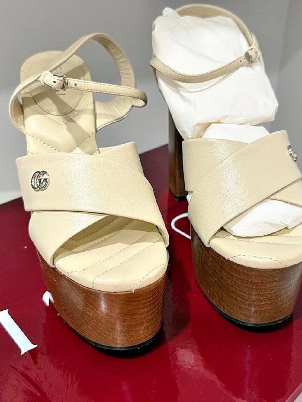 Gucci Interlocking G Cutout Platform Sandal Cream & Brown EU 37